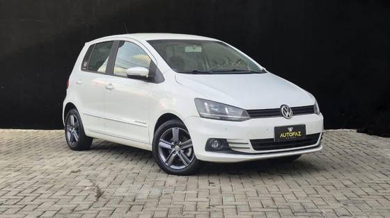VOLKSWAGEN FOX 1.6 MI HIGHLINE 8V FLEX 4P AUTOMATIZADO VOLKSWAGEN FOX 1.6 MI HIGHLINE 8V FLEX 4P AUTOMATIZADO